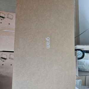 미개봉새제품 LG 그램 15 스노우 화이트 15Z90R