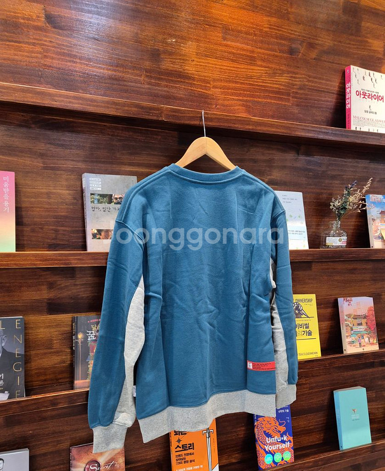 무신사 입점브랜드배드인배드 포켓맨투맨 새상품--5