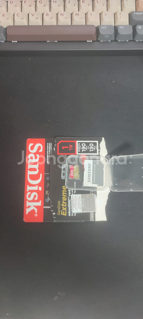 샌디스크 익스트림 Micro SD 1TB 새상품--1