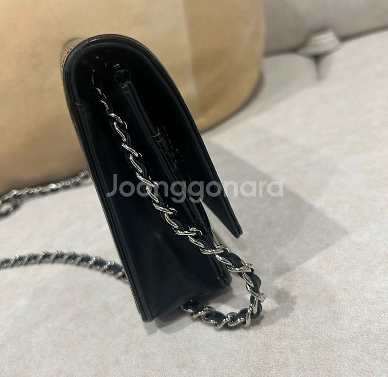 샤넬 보이woc 블랙 페이던트 백--1