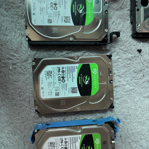 2tb hdd 3개 4tb 1개