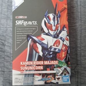 SHF 가면라이더 마제이드 미개봉