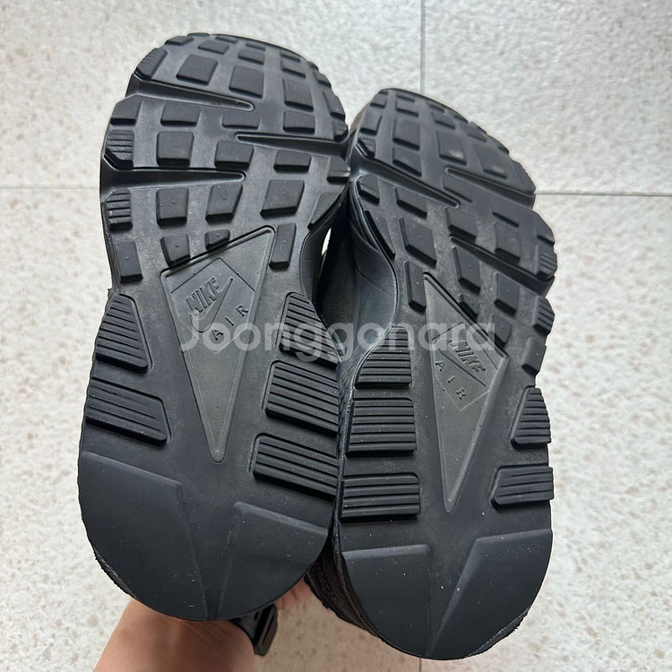 나이키 에어 허라치 러너 블랙 미디움 애쉬 265--7