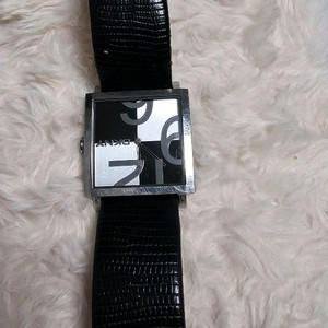 DKNY 시계