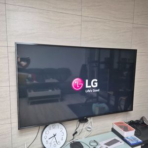 LG 65인치 4K UHD TV 판매합니다!