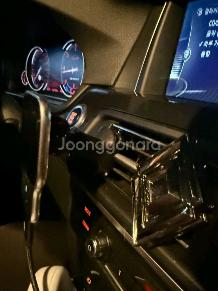 맥플 맥크론 차량용 맥세이프 고속 무선 충전거치대--3