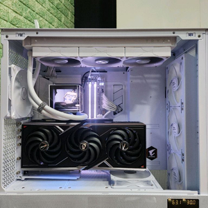 9950X3D & RTX5090 끝판왕 컴퓨터
