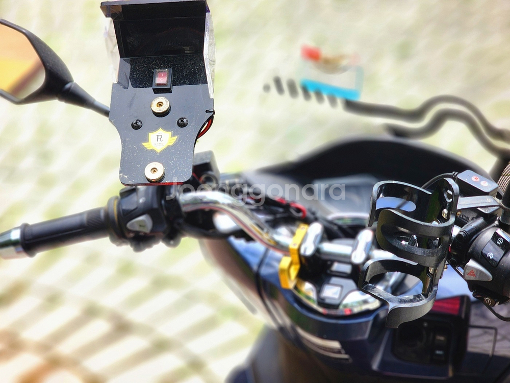 21년식 PCX125 ABS 1만2천 A급 튜닝 팝니다--9