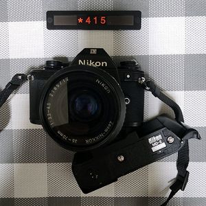 니콘 EM 필름카메라 블랙바디 모터와인더 포함