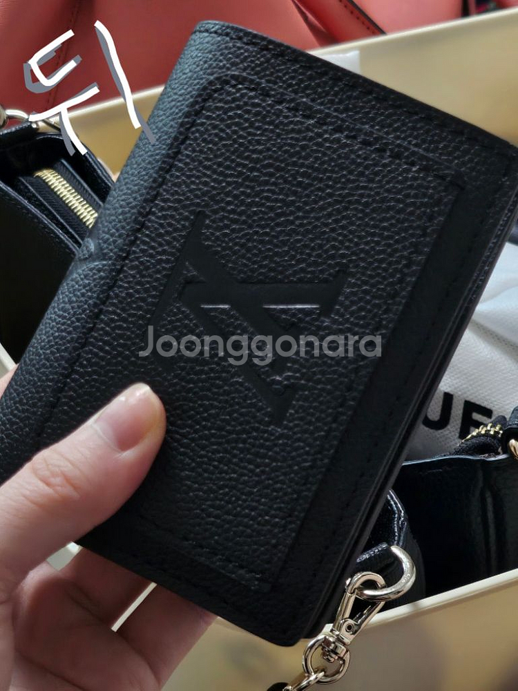 루이뷔통 반지갑 팔아요(동전공간0카드공간0)--2