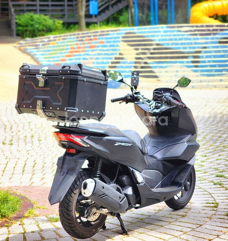 22년식 PCX125 ABS 3000키로 블랙 팝니다--2