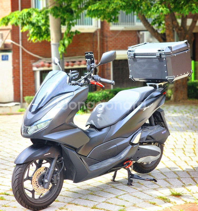 22년식 PCX125 ABS 3000키로 블랙 팝니다--3