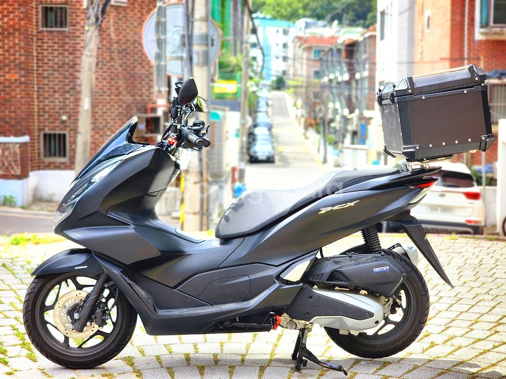 22년식 PCX125 ABS 3000키로 블랙 팝니다--4