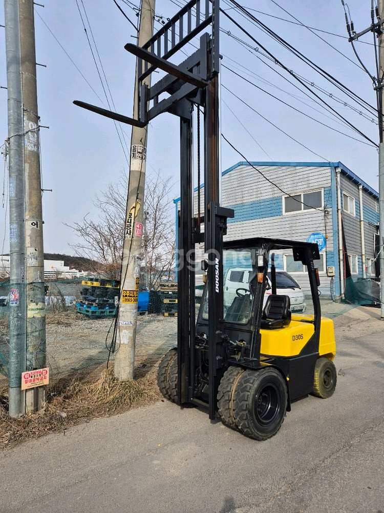 중고지게차 두산 D30S-3 노랭이 떠블 디젤중고지게차--4