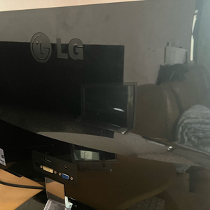 LG 23인치 모니터 Flatron