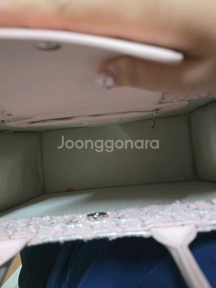 휴젠느 라푸백 사쿠라 미디움 팝니다!--2