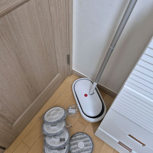 무선물걸레청소기 듀스핀3 프로 자덩회전 자동세척탈수
