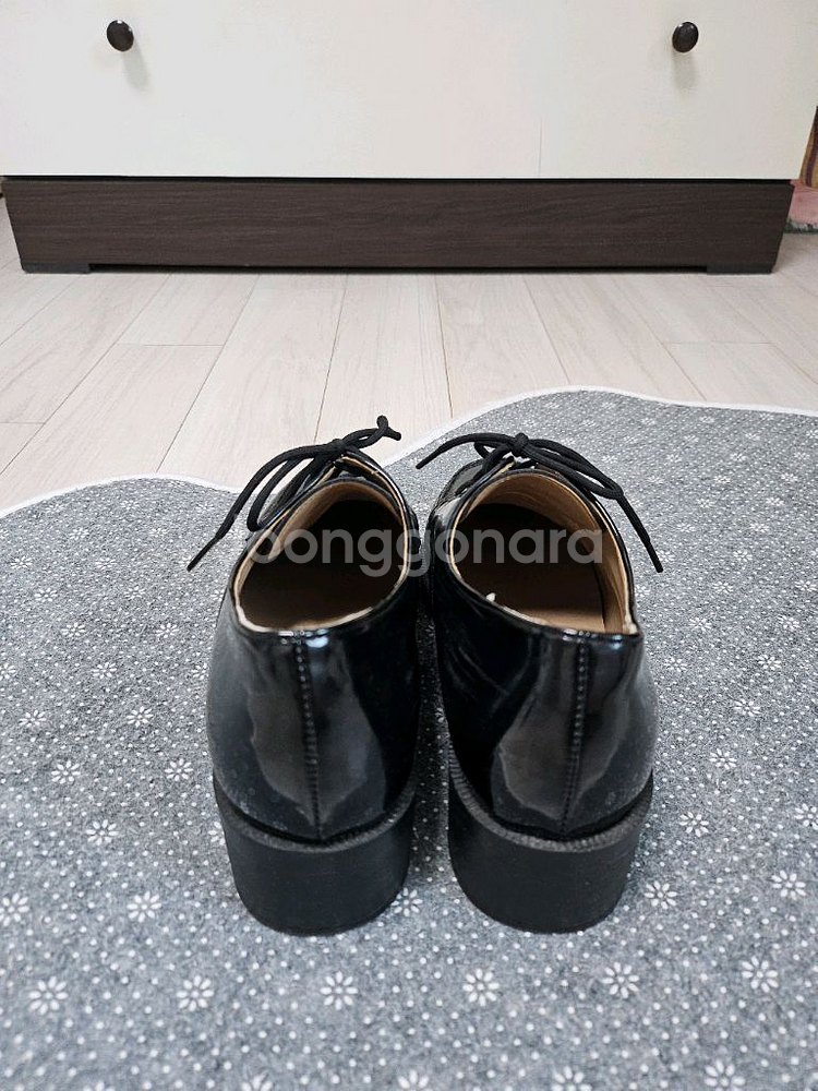 블랙 애나멜 로퍼 구두--2