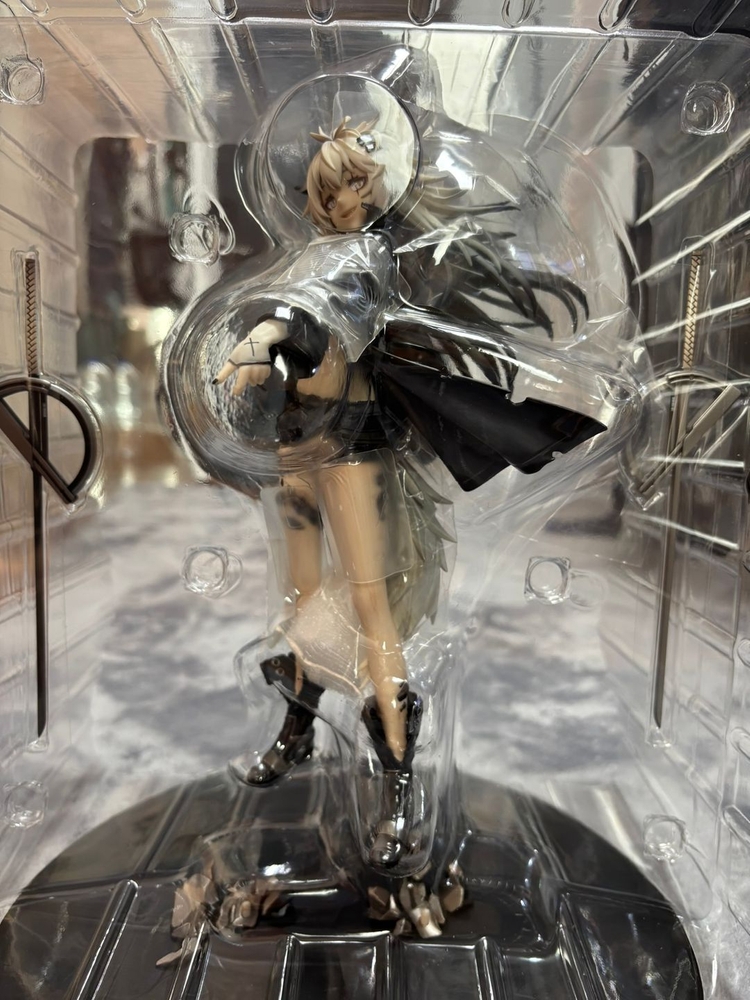 명일방주 라플란드 피규어--1