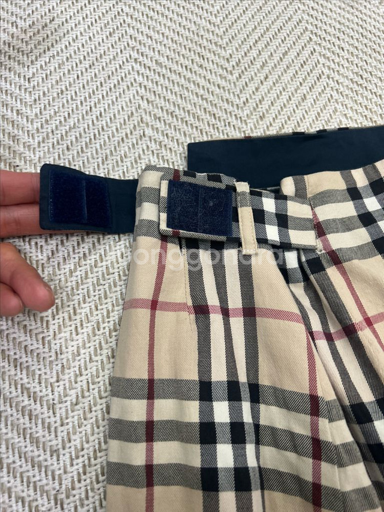 정품) 버버리 노바체크 랩스커트 10--5
