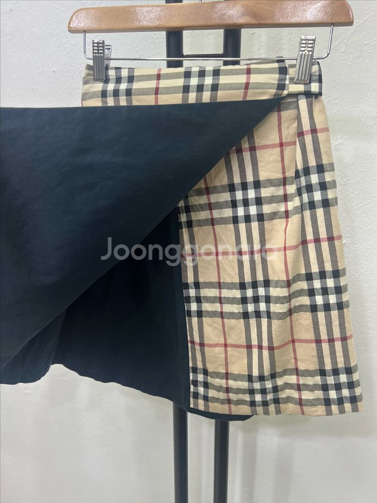 정품) 버버리 노바체크 랩스커트 10--3