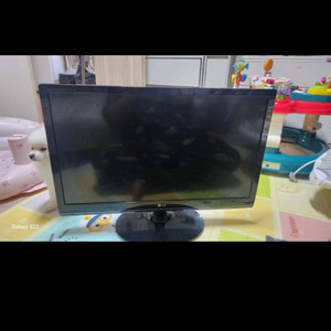 27인치 LG TV 겸 모니터