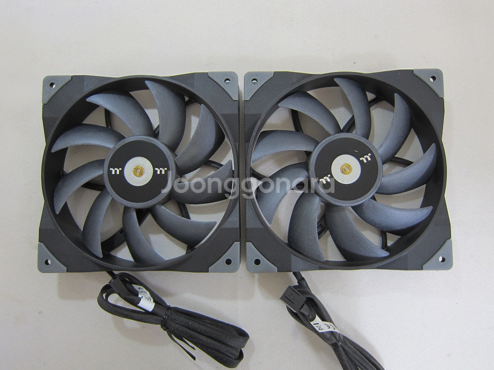 써멀테이크 TOUGHFAN 14 라디에이터 팬 x 2개--0