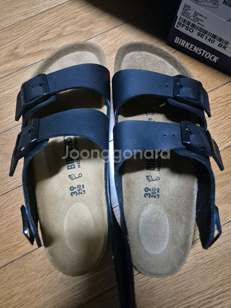 버켄스탁 밀라노34791 샌들 250 블랙 새제품--0