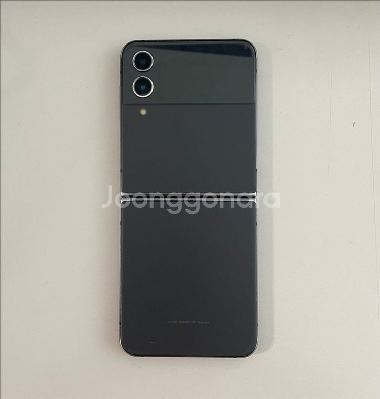 갤럭시 Z 플립4 매트블랙 256GB 모델입니다.--5