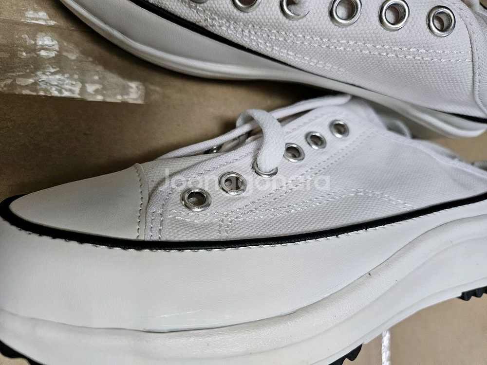 급매 새상품) 화이트 블로퍼 스니커즈 여자 운동화 24--3