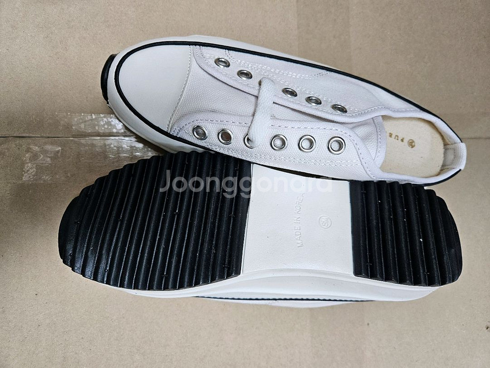 급매 새상품) 화이트 블로퍼 스니커즈 여자 운동화 24--2