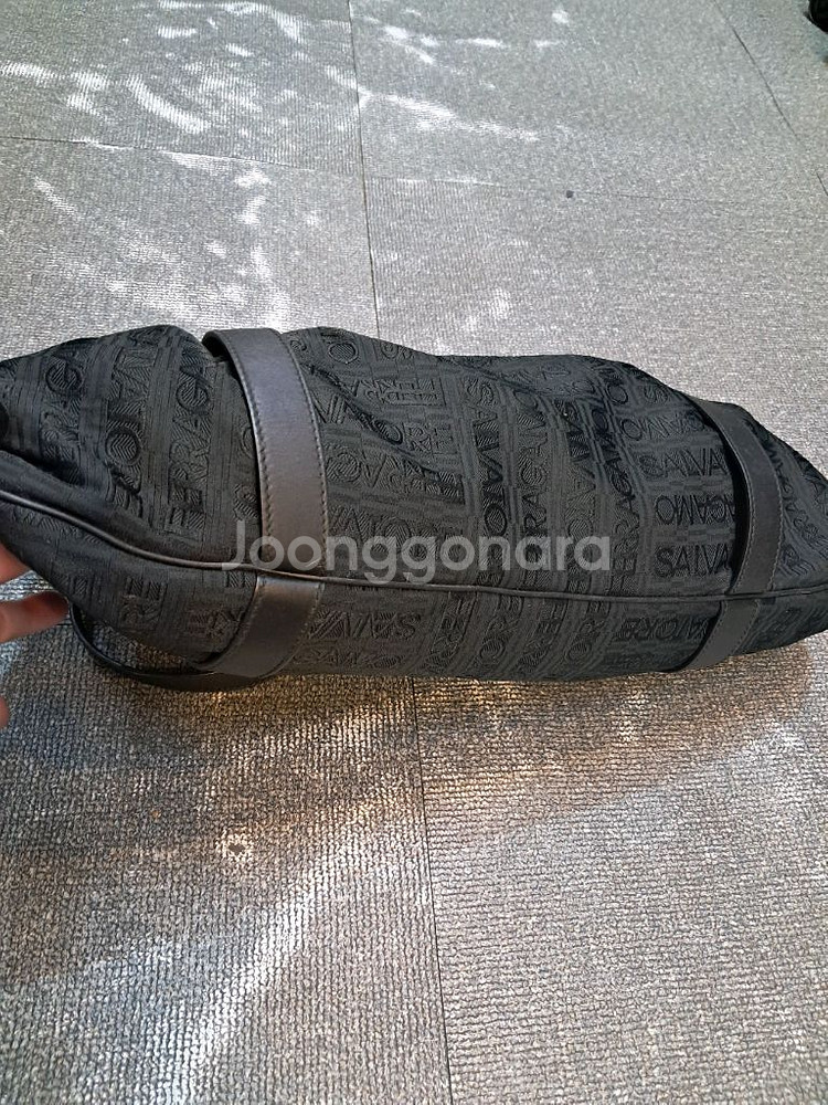 페라가모 AU-21/3384 토트백(정품)--2