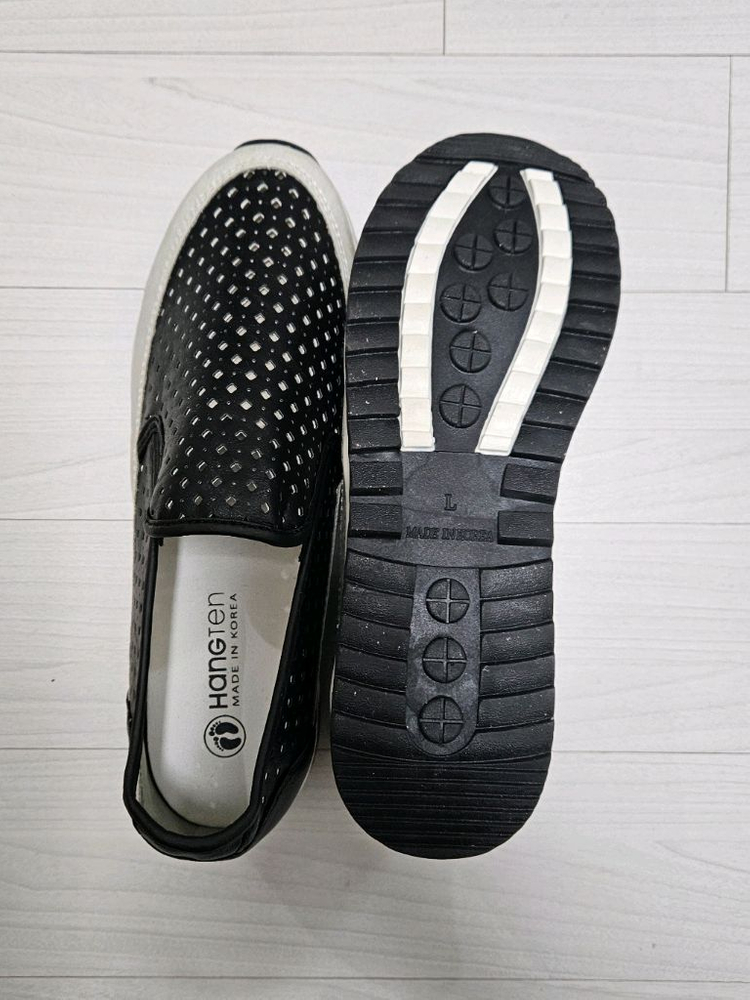 급매 새상품) 행텐 펀칭 통굽 슬립온 여성 운동화 블랙--2