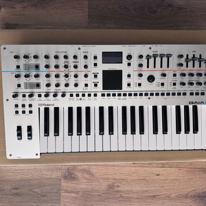 Roland GAIA2 신디사이저