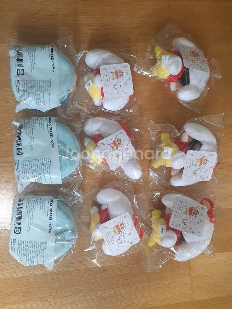 짱구 시나모롤 인형 키링 및 먼작귀 파우치 이디야콜라보--2