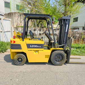 중고지게차 두산 LD30S-2 디젤중고지게차