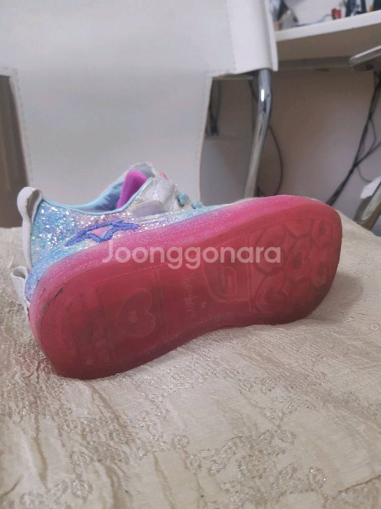 여자 아이 아동 어린이 운동화 190mm 판매합니다--6