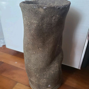 투박하고 멋진 긴 화분