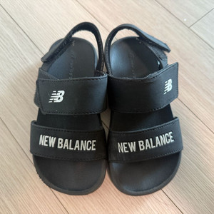 뉴발란스 키즈 샌들