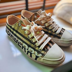 버버리스니커즈