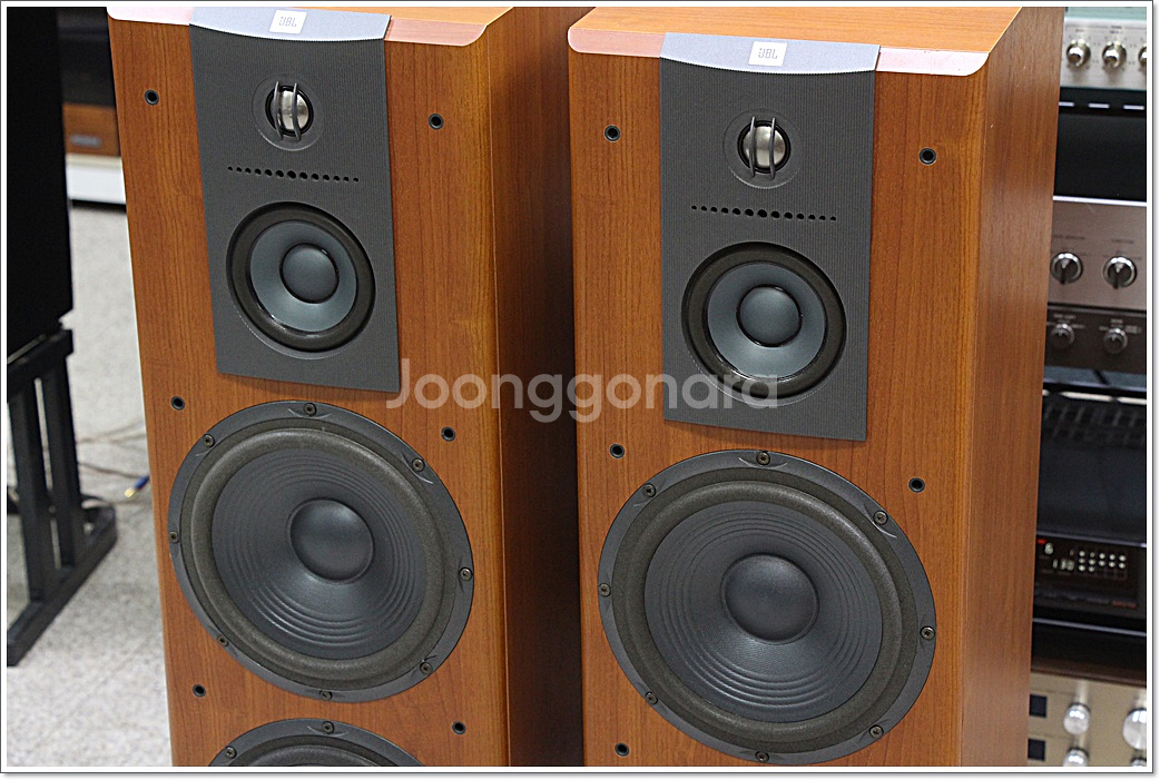 JBL(미국) 플로어 스탠딩 스피커 모델 LX2005--3