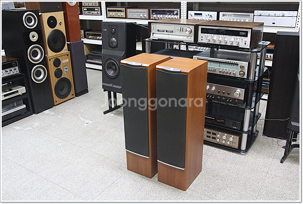 JBL(미국) 플로어 스탠딩 스피커 모델 LX2005--7