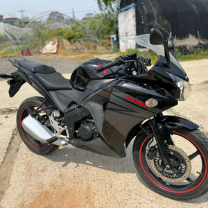 혼다 cbr125 16년형 블랙컬러 판매합니다