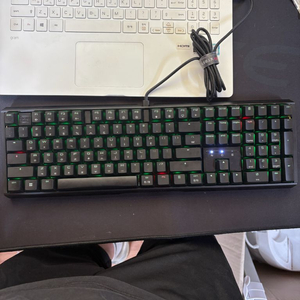 체리 MX 3.1 RGB 키보드 갈축 팝니다.