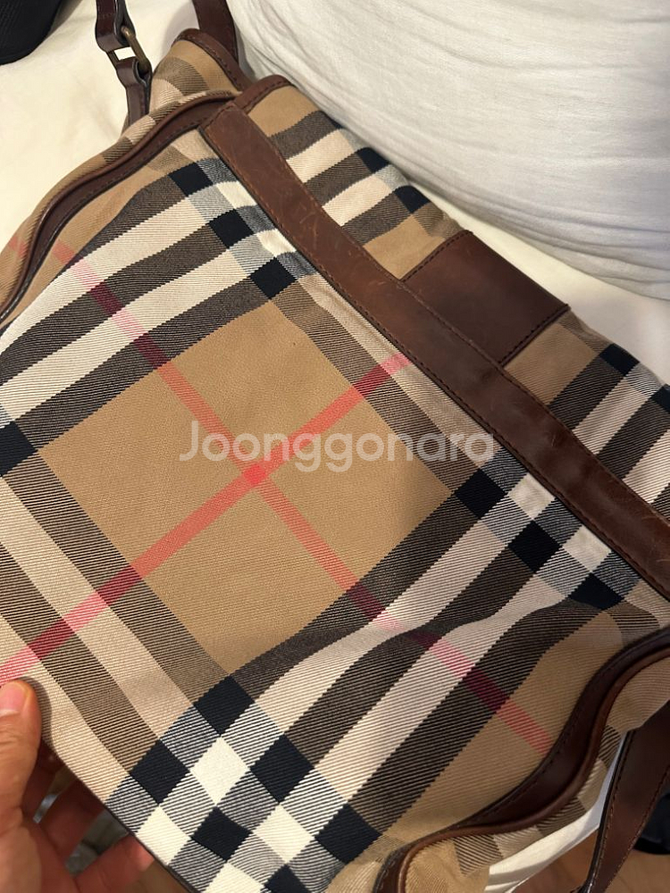 버버리 크로스백--5