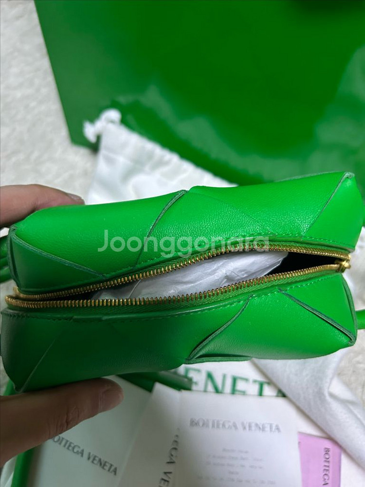 [새상품/풀구성] 보테가베네타 미니 카세트 카메라백--1