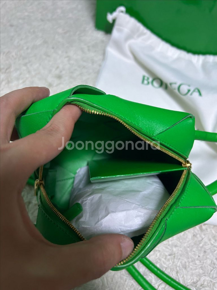[새상품/풀구성] 보테가베네타 미니 카세트 카메라백--5