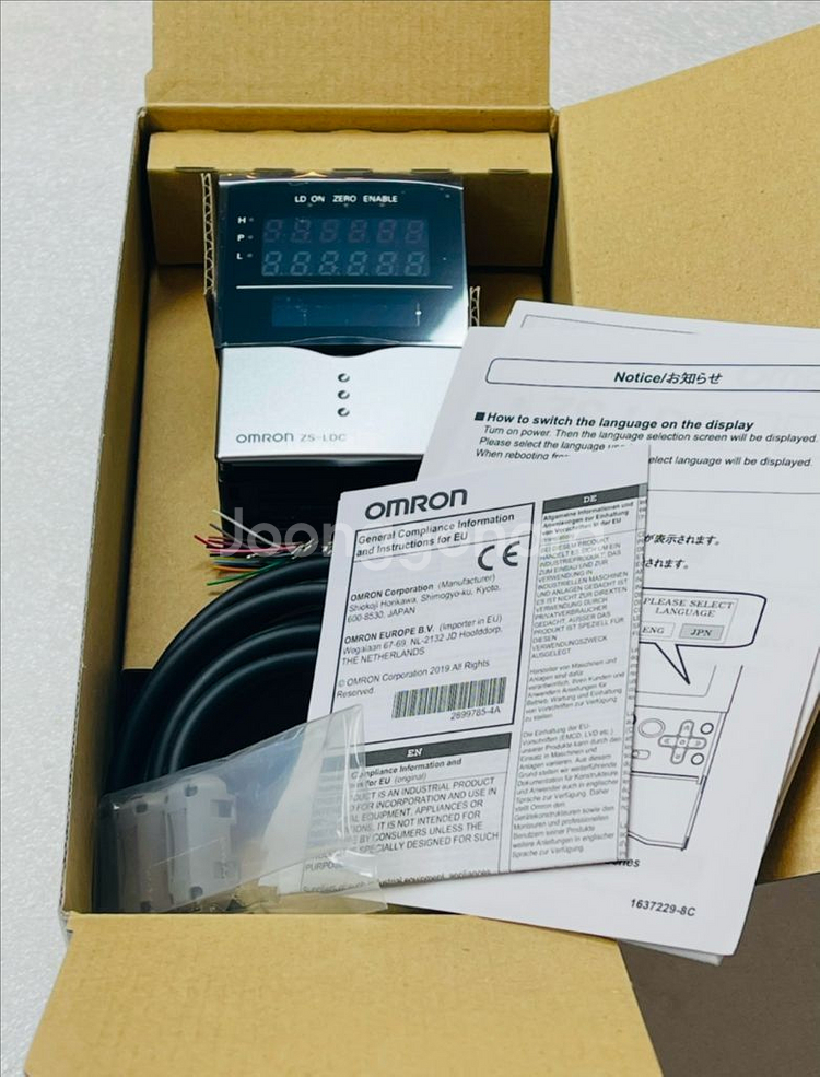 OMRON. ZS-LD350S. ZS-LDC11.--2