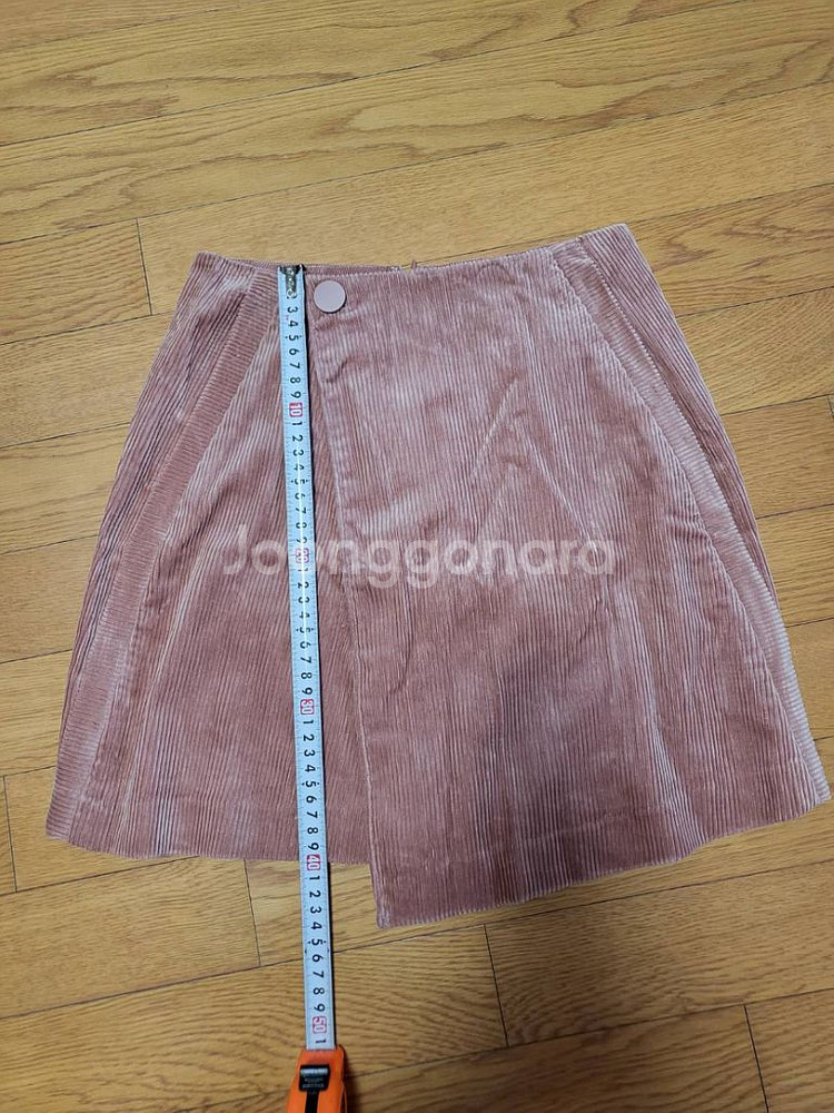 클럽모나코 CLUB MONACO 골덴 치마 44--0