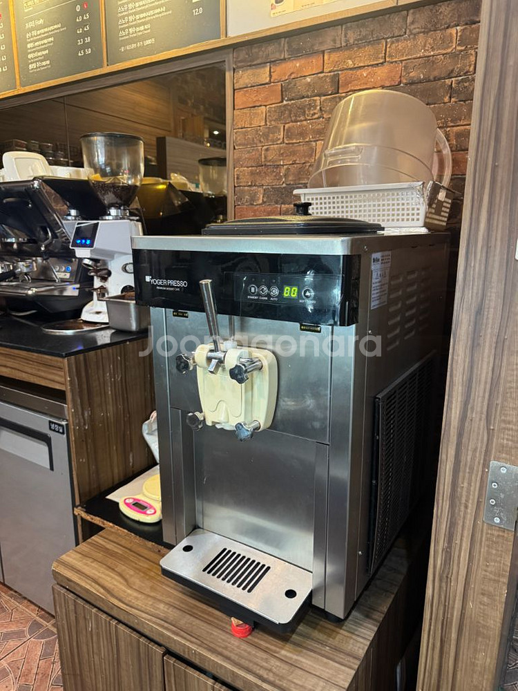 소프트 아이스크림 기계 싸게 팝니다--0